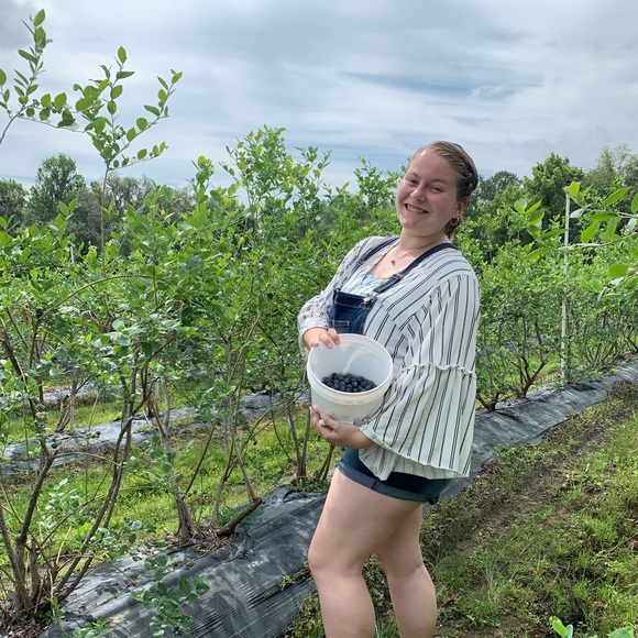 Meet your Posher - Picture 7 of 8